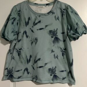 Candace Cameron Bure, short sleeve French terry top, size Large.